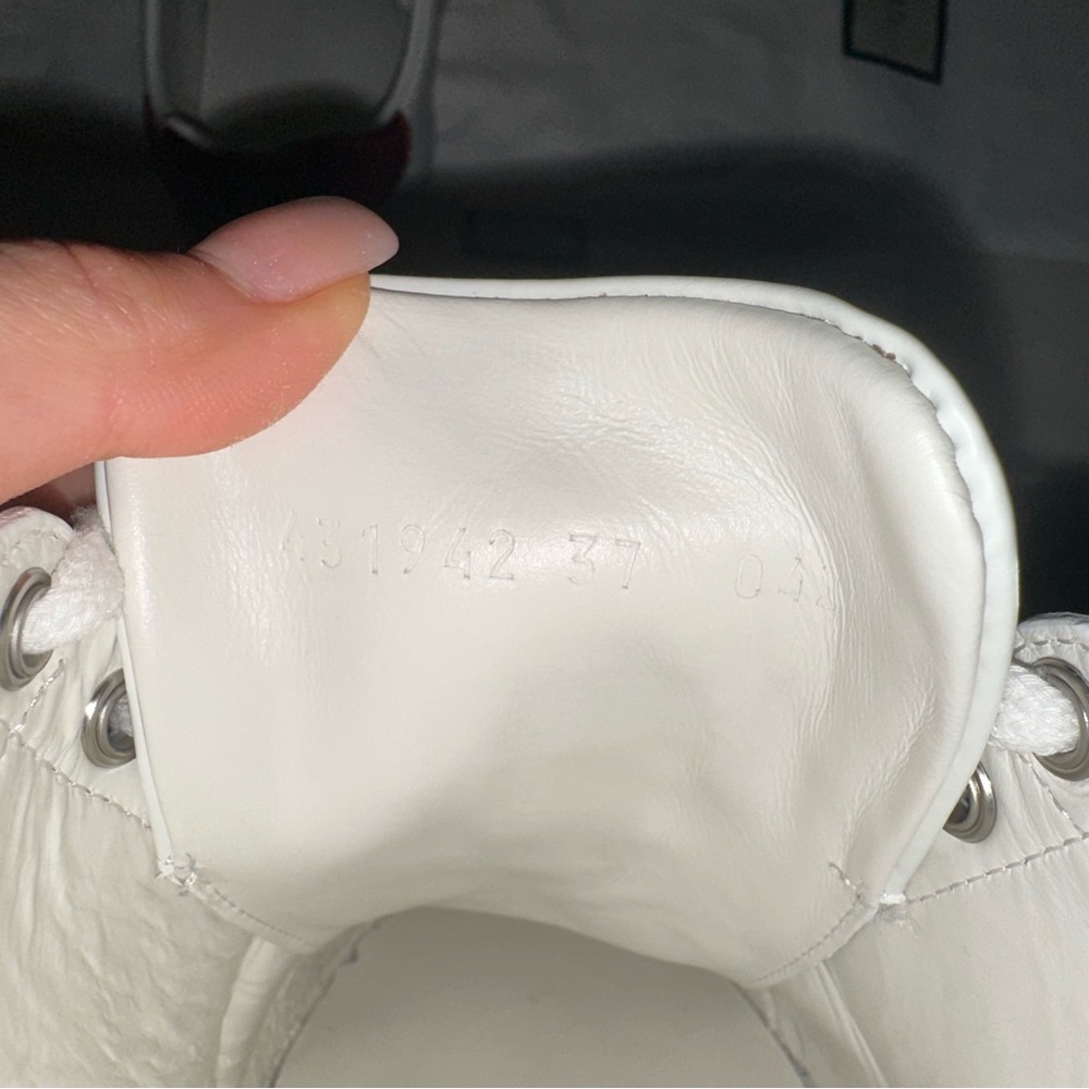GUCCI WOMENS ACE SNEAKER - Picture 8 of 13